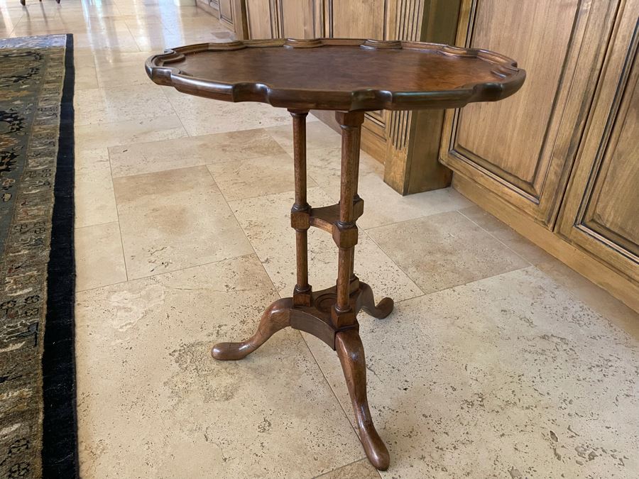 Baker Furniture Historic Charleston Reproductions Wooden Pedestal Side Table 18W X 13D X 22H [Photo 5]