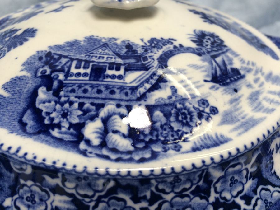 Covered Bowl England [Photo 9]