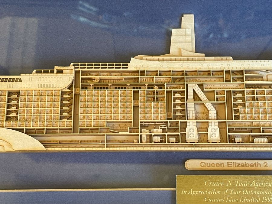 Queen Elizabeth Cutaway Wooden Ship Model 22 X 8 [Photo 5]