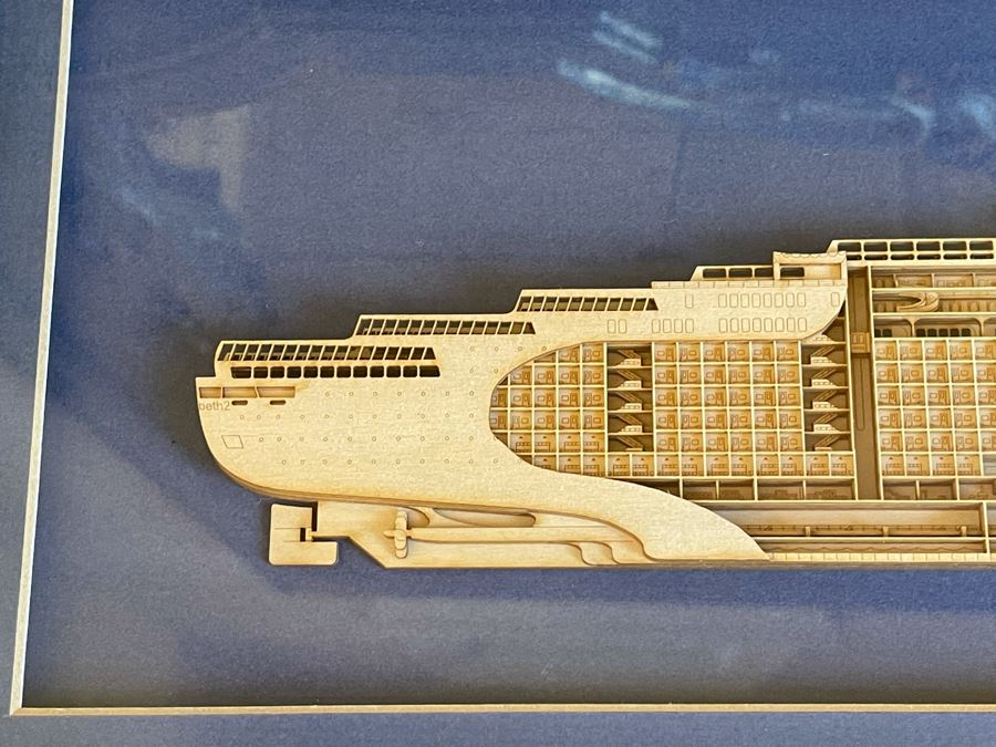 Queen Elizabeth Cutaway Wooden Ship Model 22 X 8 [Photo 4]