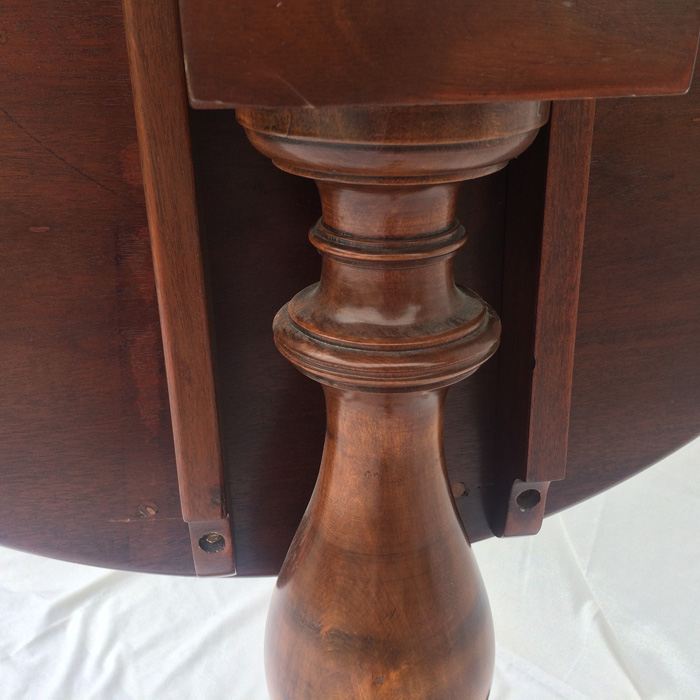 Vintage Tilt Top Chippendale Mahogany Table with Ball and Claw Feet [Photo 11]