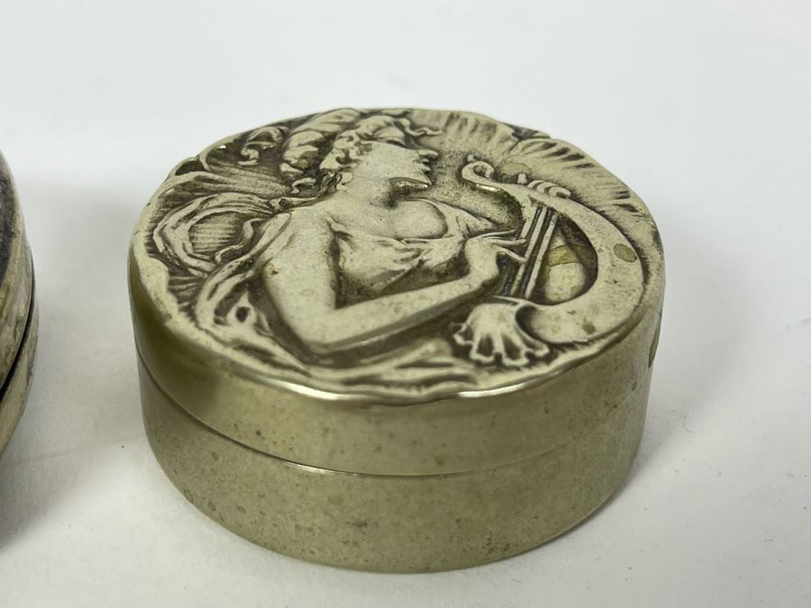 Repousse Silverplate Djer-Kiss Faires Compact And Hallmarked Repousse Silverplate Compact [Photo 4]