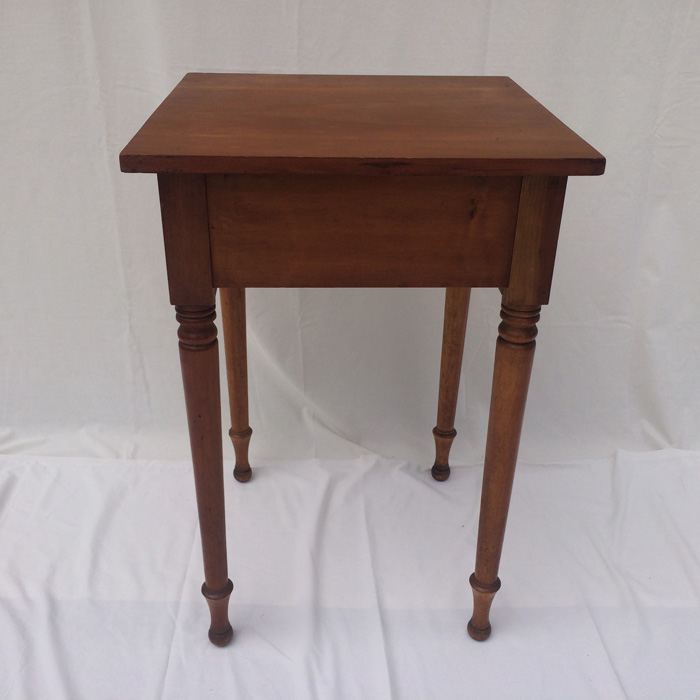 Antique Maple Single Drawer End Table [Photo 9]