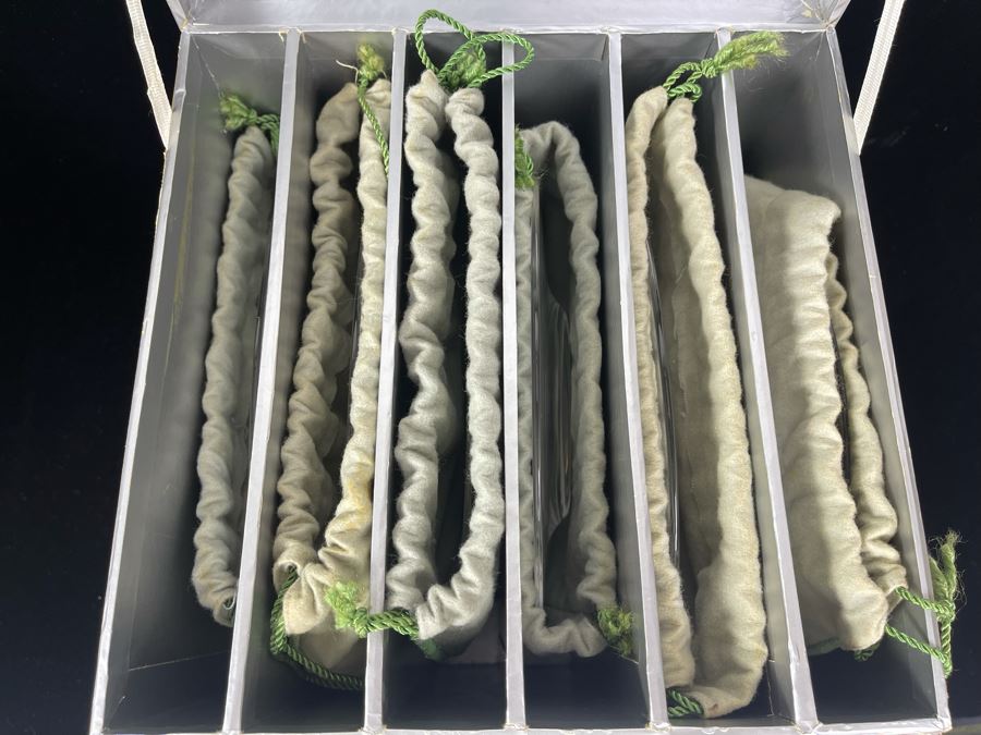 (12) Signed Steuben Clear Glass 8.5'R Plates With Original Boxes From Marshall Field & Company Steuben Glass Room [Photo 8]