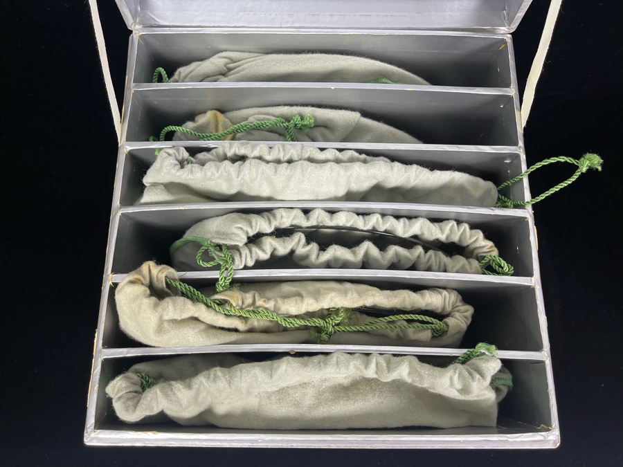 (12) Signed Steuben Clear Glass 8.5'R Plates With Original Boxes From Marshall Field & Company Steuben Glass Room [Photo 7]