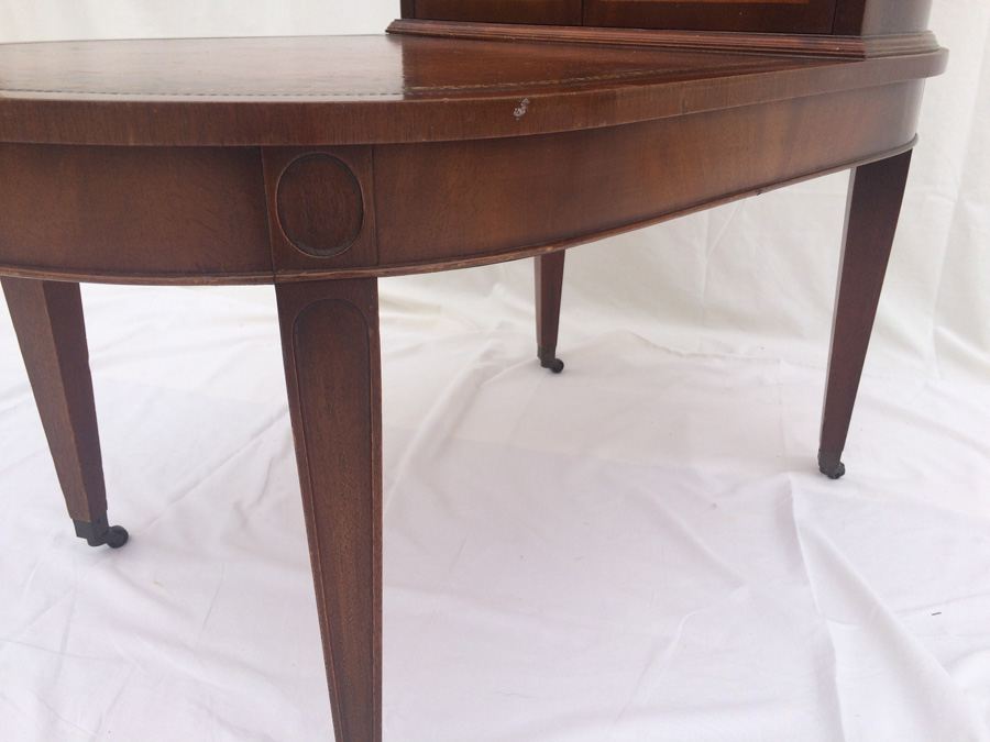 Vintage mahogany side table. Circa 1940. [Photo 8]