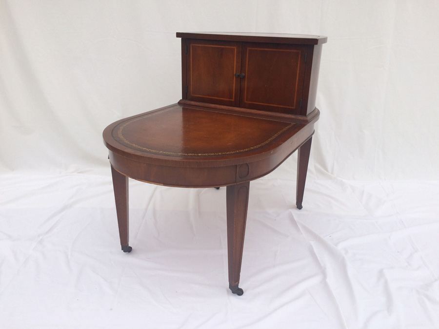 Vintage mahogany side table. Circa 1940. [Photo 1]