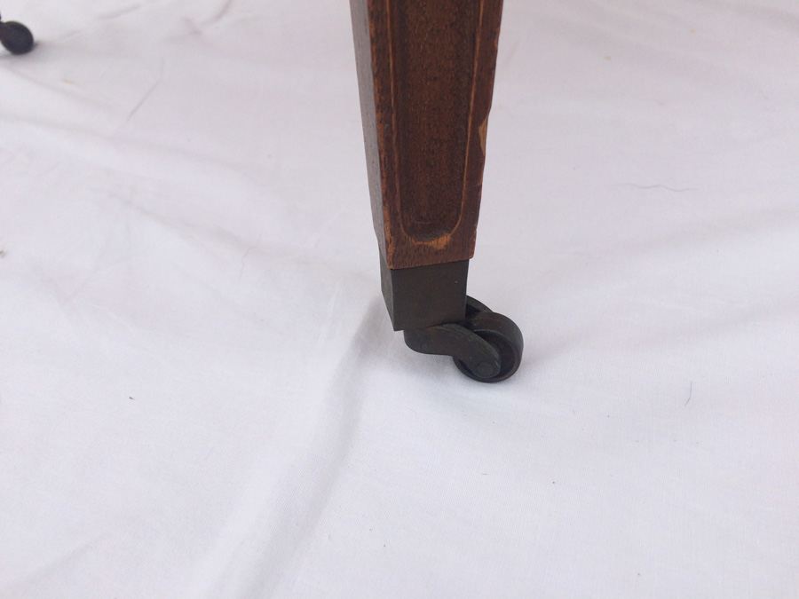 Vintage mahogany side table. Circa 1940. [Photo 9]