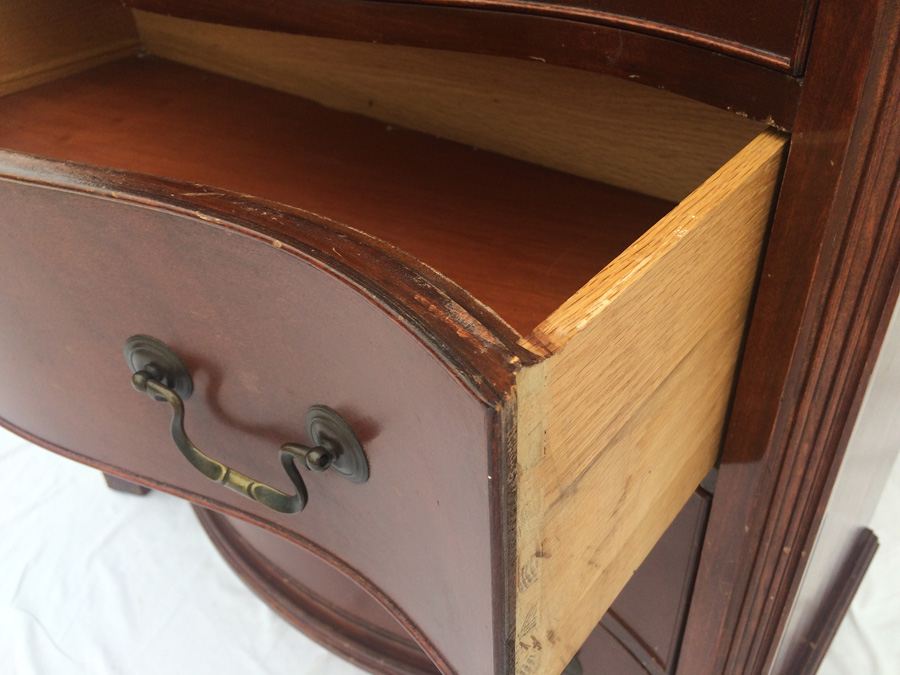 Vintage Four Drawer Mahogany Dresser, Serpentine Front [Photo 7]