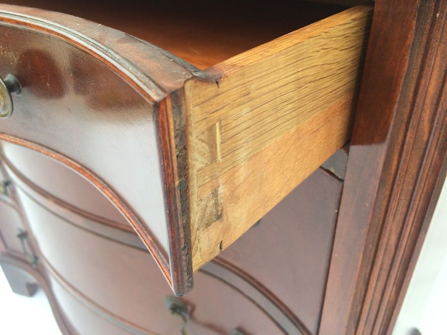 Vintage Four Drawer Mahogany Dresser, Serpentine Front [Photo 6]