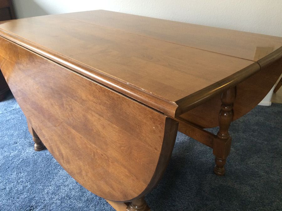 Drop-Leaf Table with 6 Chairs and 2 Leaves [Photo 4]