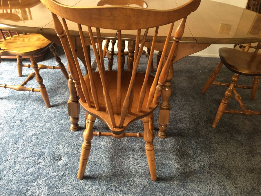 Drop-Leaf Table with 6 Chairs and 2 Leaves [Photo 15]