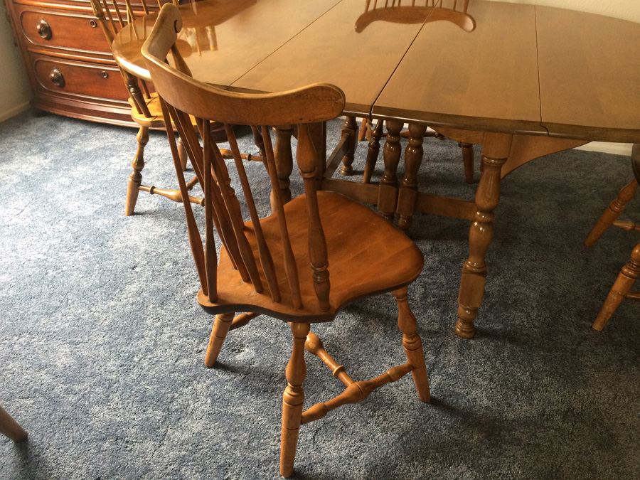 Drop-Leaf Table with 6 Chairs and 2 Leaves [Photo 16]