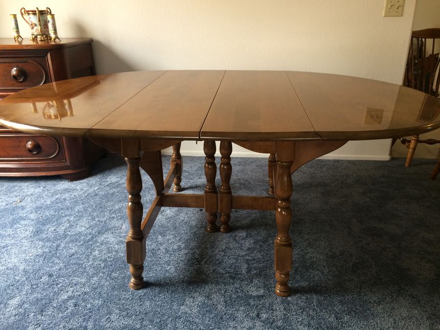 Drop-Leaf Table with 6 Chairs and 2 Leaves [Photo 9]