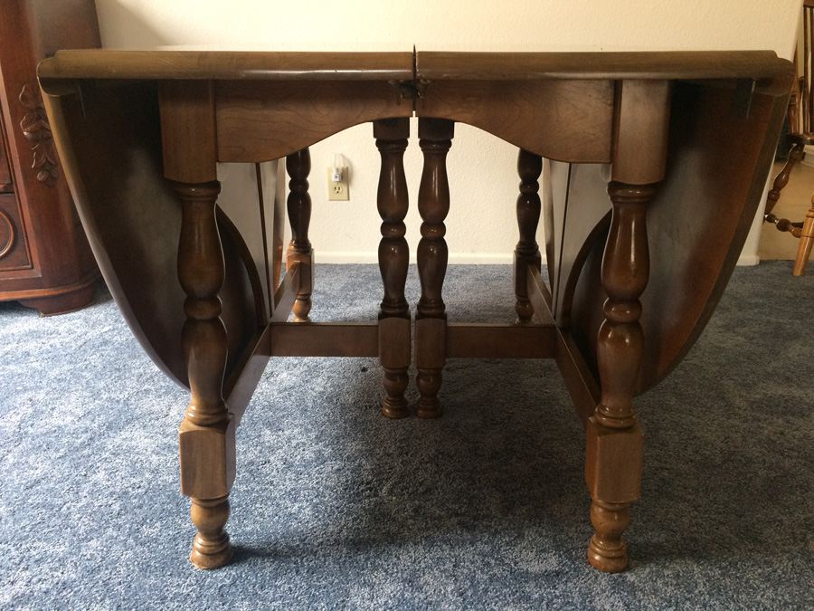 Drop-Leaf Table with 6 Chairs and 2 Leaves [Photo 2]