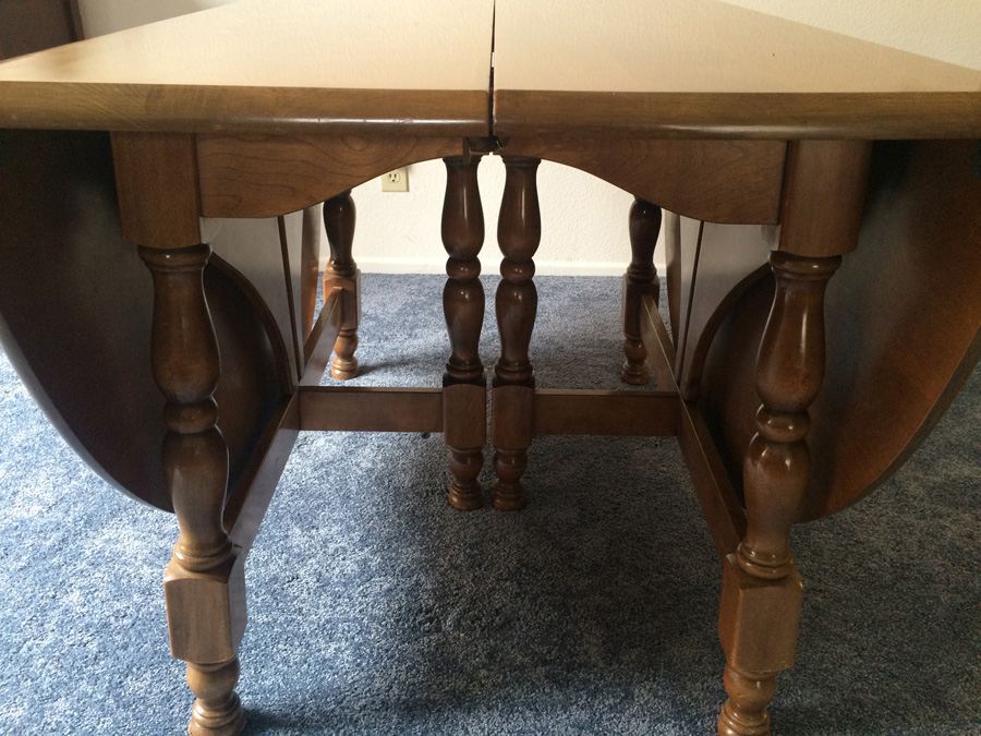 Drop-Leaf Table with 6 Chairs and 2 Leaves [Photo 6]