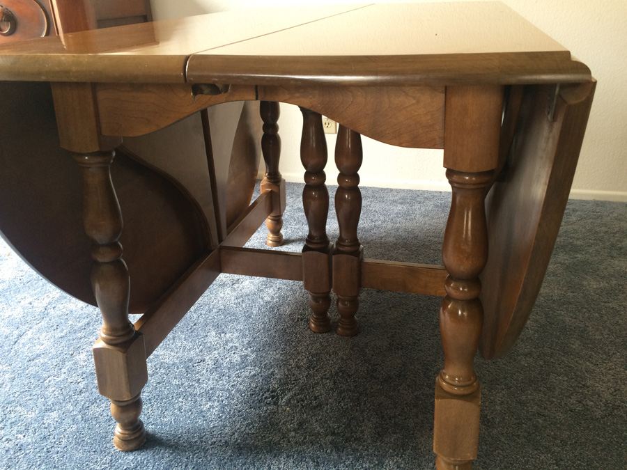 Drop-Leaf Table with 6 Chairs and 2 Leaves [Photo 7]