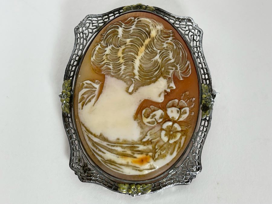 JUST ADDED - Vintage Silver / Base Metal Shell Cameo Brooch 11.8g