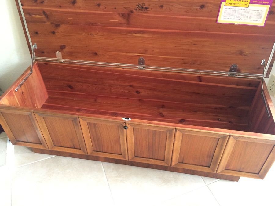 Mid-Century LANE Cedar Chest [Photo 12]