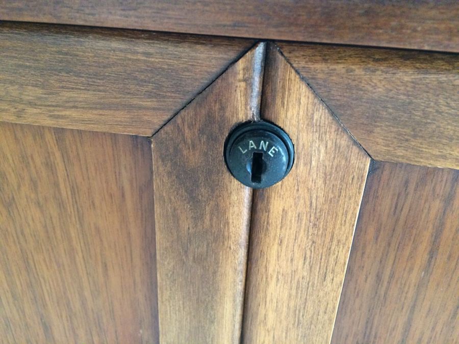 Mid-Century LANE Cedar Chest [Photo 8]