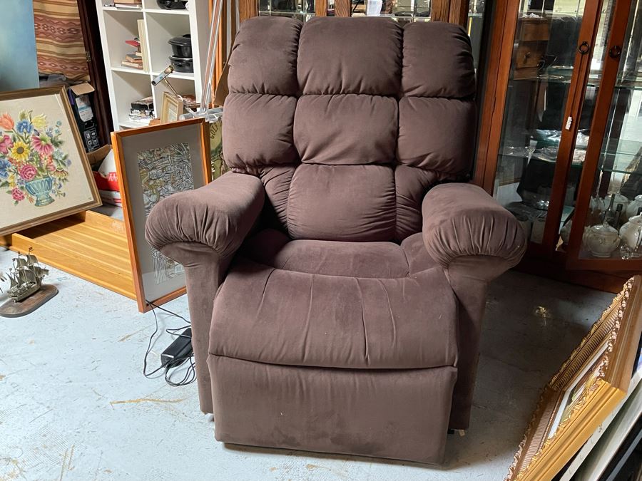 JUST ADDED - Golden Technologies Infinite Positions Lift Recliner Chair [Photo 4]