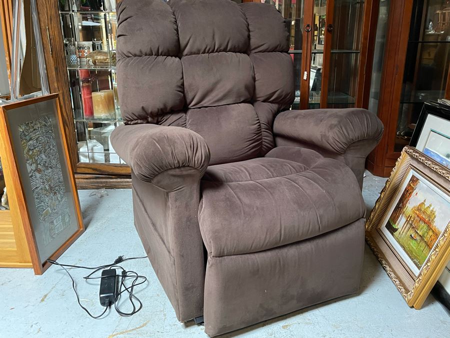 JUST ADDED - Golden Technologies Infinite Positions Lift Recliner Chair [Photo 3]