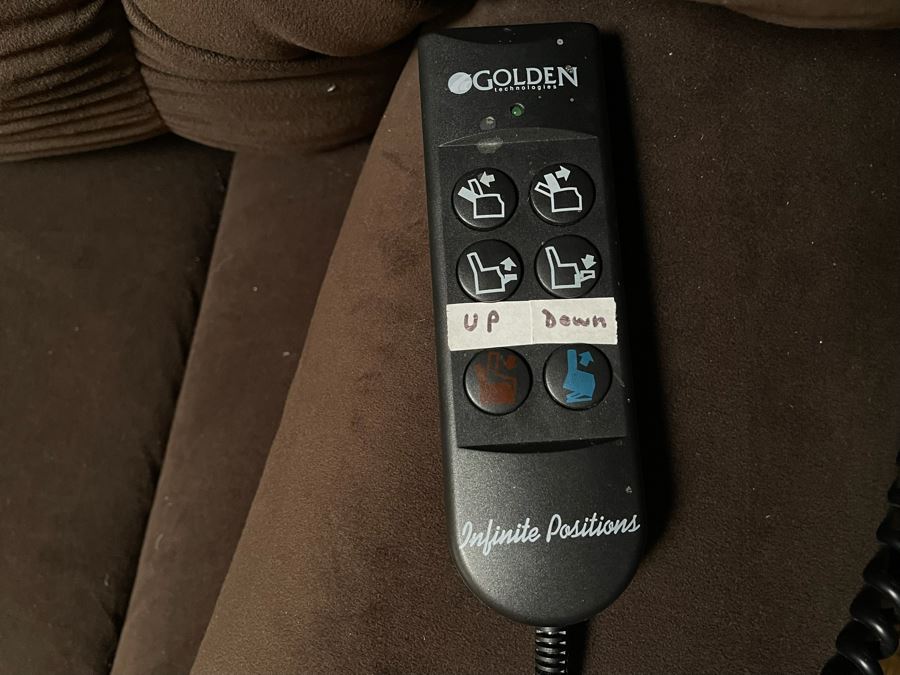 JUST ADDED - Golden Technologies Infinite Positions Lift Recliner Chair [Photo 6]