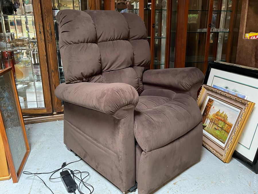 JUST ADDED - Golden Technologies Infinite Positions Lift Recliner Chair [Photo 2]
