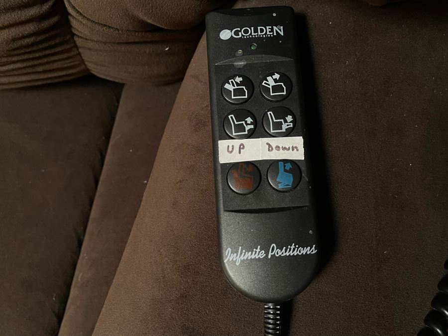JUST ADDED - Golden Technologies Infinite Positions Lift Recliner Chair [Photo 5]