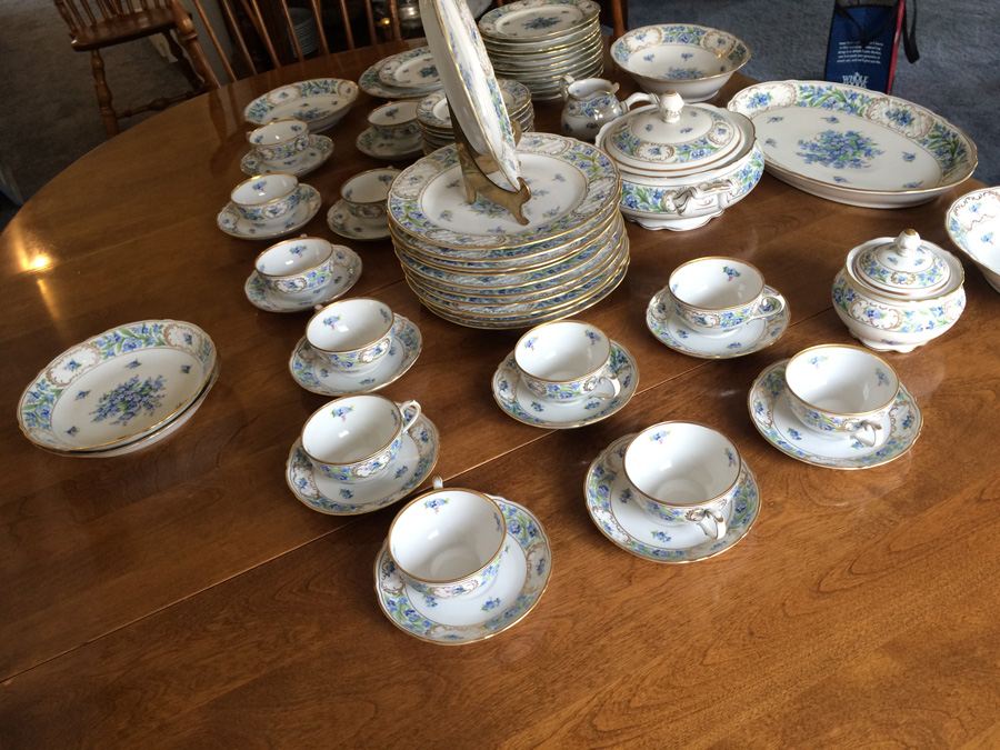 Schumann 'Forget Me Not' Porcelain dinnerware with serving pieces and covered handled bowl [Photo 17]