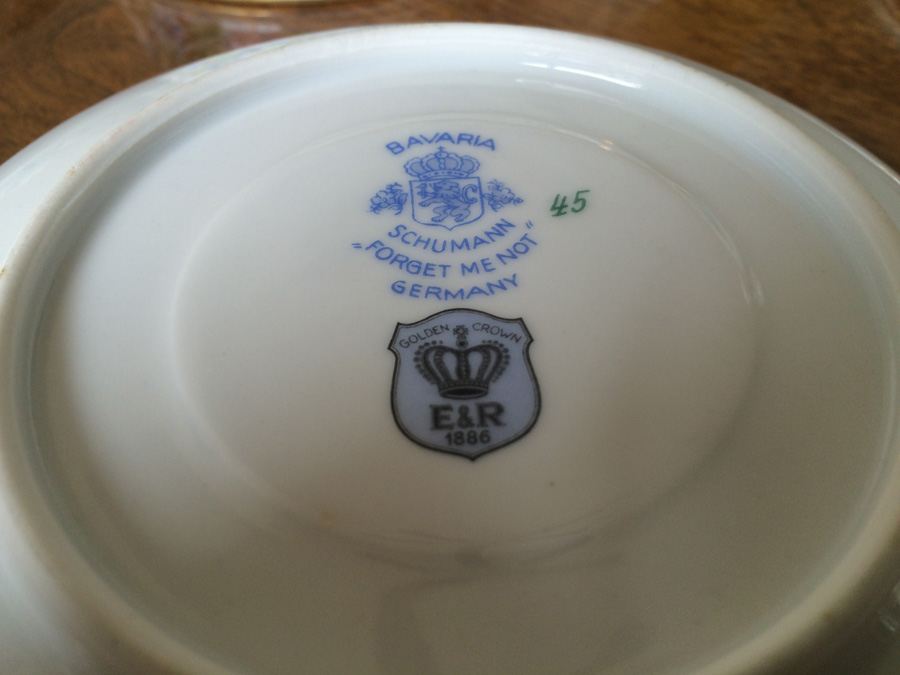 Schumann 'Forget Me Not' Porcelain dinnerware with serving pieces and covered handled bowl [Photo 26]