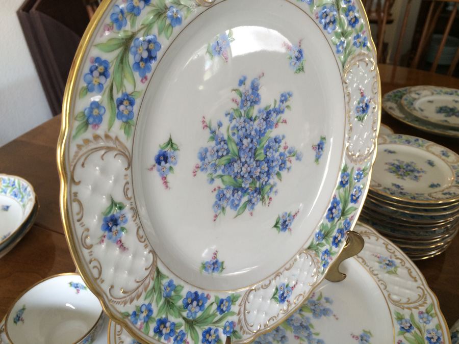 Schumann 'Forget Me Not' Porcelain dinnerware with serving pieces and covered handled bowl [Photo 14]