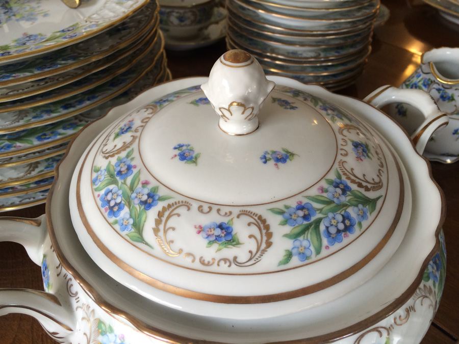 Schumann 'Forget Me Not' Porcelain dinnerware with serving pieces and covered handled bowl [Photo 8]