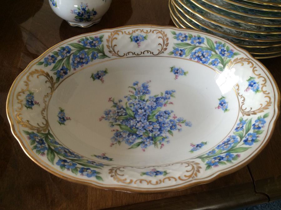 Schumann 'Forget Me Not' Porcelain dinnerware with serving pieces and covered handled bowl [Photo 10]