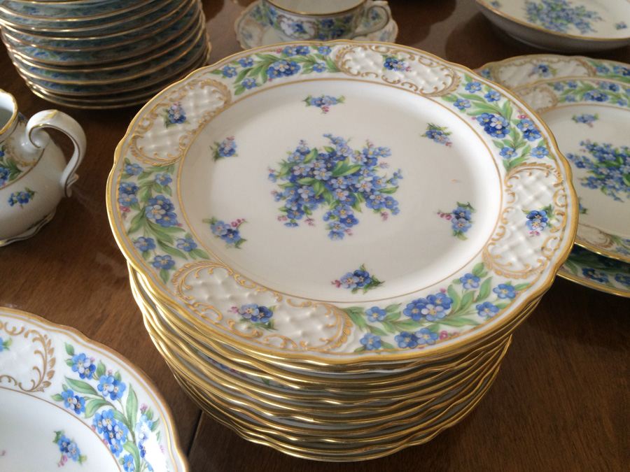 Schumann 'Forget Me Not' Porcelain dinnerware with serving pieces and covered handled bowl [Photo 11]
