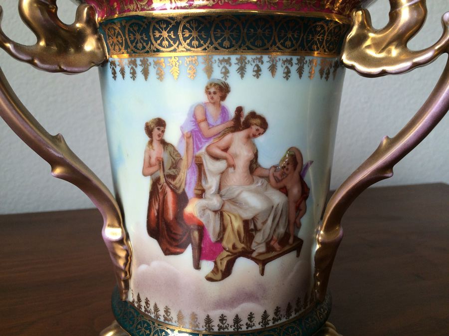 Royal Vienna Porcelain Loving Cup. [Photo 2]