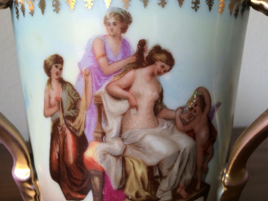 Royal Vienna Porcelain Loving Cup. [Photo 3]