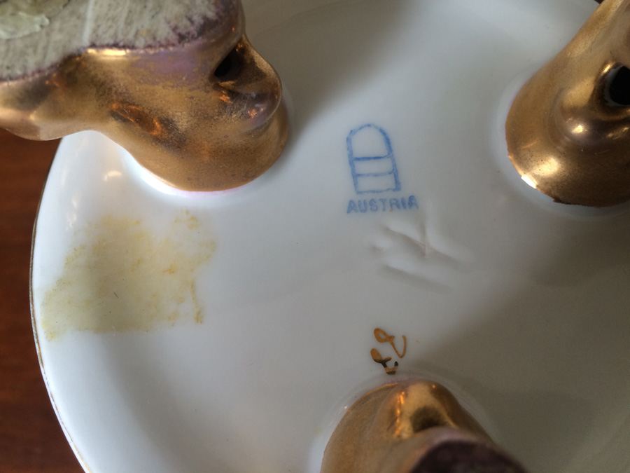 Royal Vienna Porcelain Loving Cup. [Photo 16]