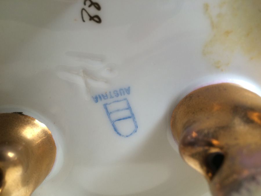 Royal Vienna Porcelain Loving Cup. [Photo 18]