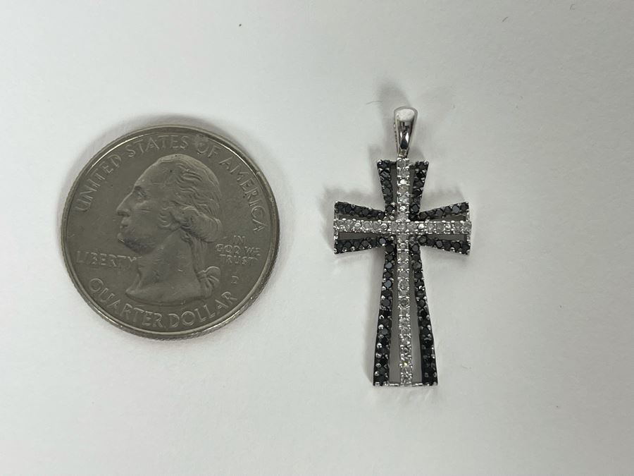 10k Gold White Diamond And Black Diamond Cross Pendant 1.9g