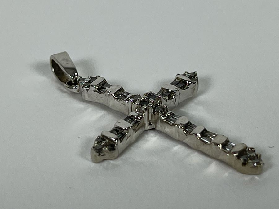 10K Gold Diamond Cross Pendant 1.9g [Photo 5]