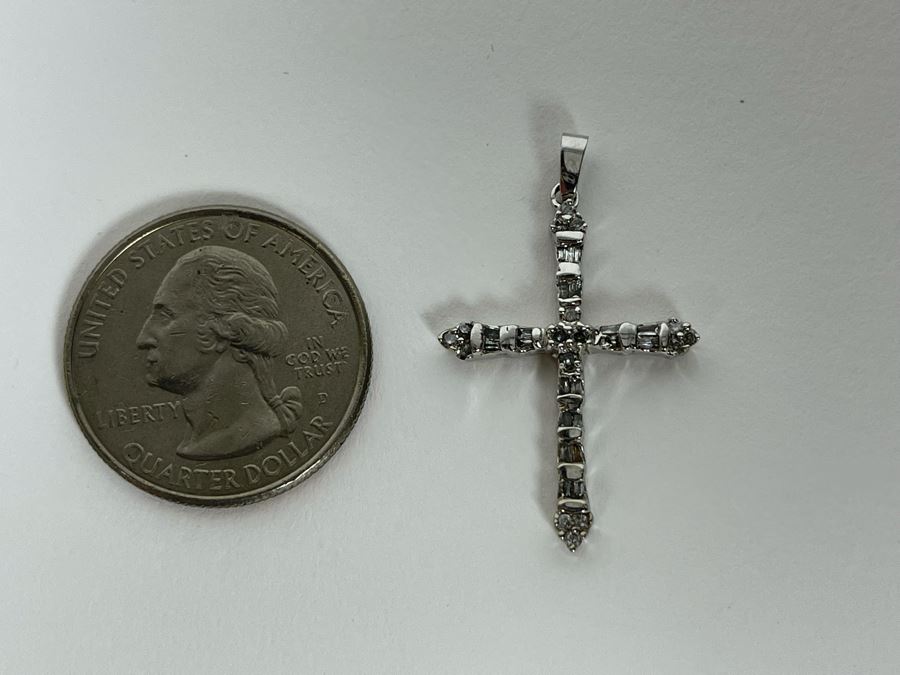 10K Gold Diamond Cross Pendant 1.9g [Photo 8]