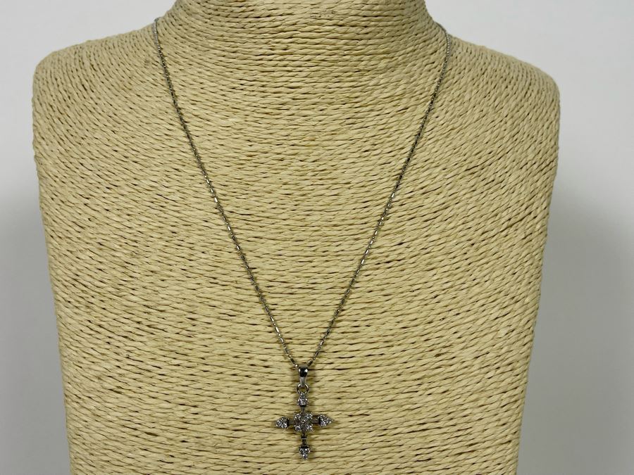 14K Gold Diamond Cross Pendant With 14K Gold 18' Chain Necklace 3.9g [Photo 4]
