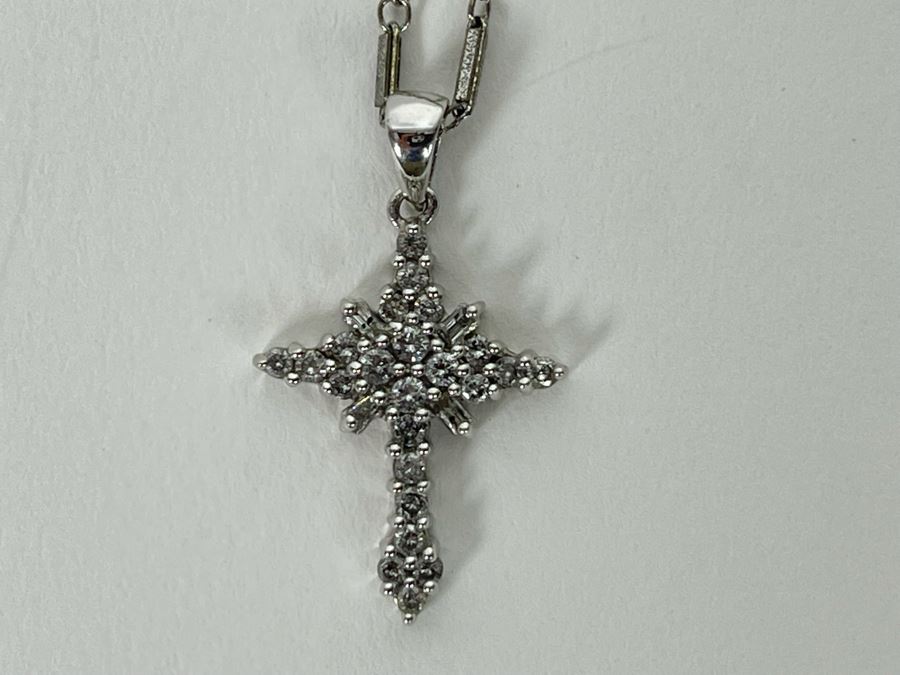 14K Gold Diamond Cross Pendant With 14K Gold 18' Chain Necklace [Photo 11]