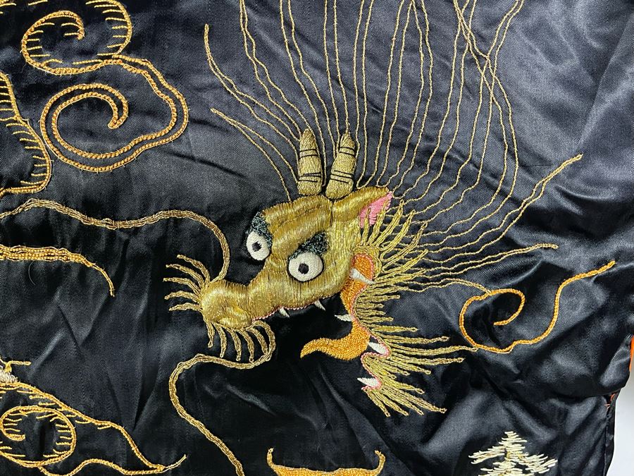 Vintage Embroidered Japanese Kimono Robe With Dragon Design [Photo 3]