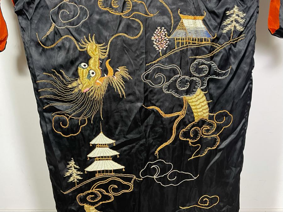 Vintage Embroidered Japanese Kimono Robe With Dragon Design [Photo 8]