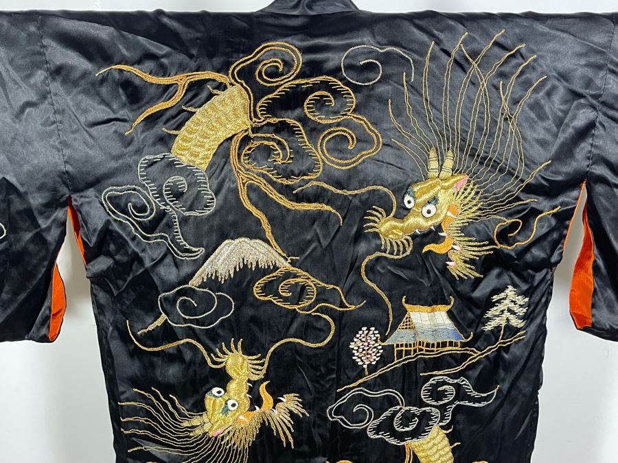 Vintage Embroidered Japanese Kimono Robe With Dragon Design [Photo 2]