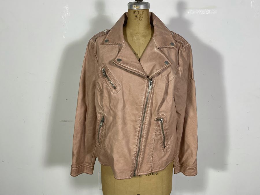 New Chico's Faux Leather Moto Jacket Size 2 Retails $169 [Photo 2]