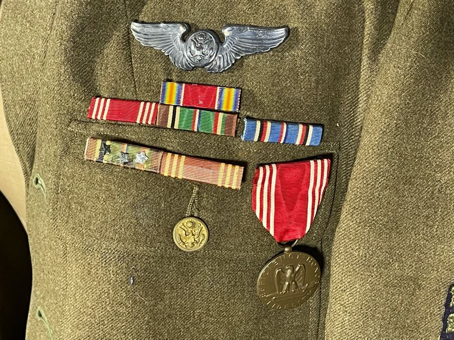 Vintage WWII United States Army Air Forces Military Jacket With Patches, Ribbons And Medals Including Sterling Silver US Army Air Force Aircrew Wings Pin Size 36S [Photo 3]
