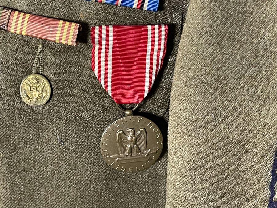 Vintage WWII United States Army Air Forces Military Jacket With Patches, Ribbons And Medals Including Sterling Silver US Army Air Force Aircrew Wings Pin Size 36S [Photo 11]